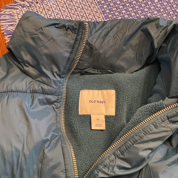 Old Navy puffer vest - Picture 5 of 5